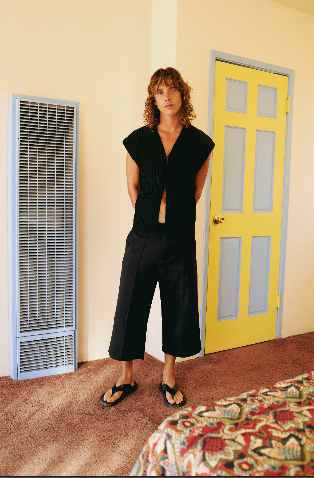 KNITTED VEST - JET BLACK