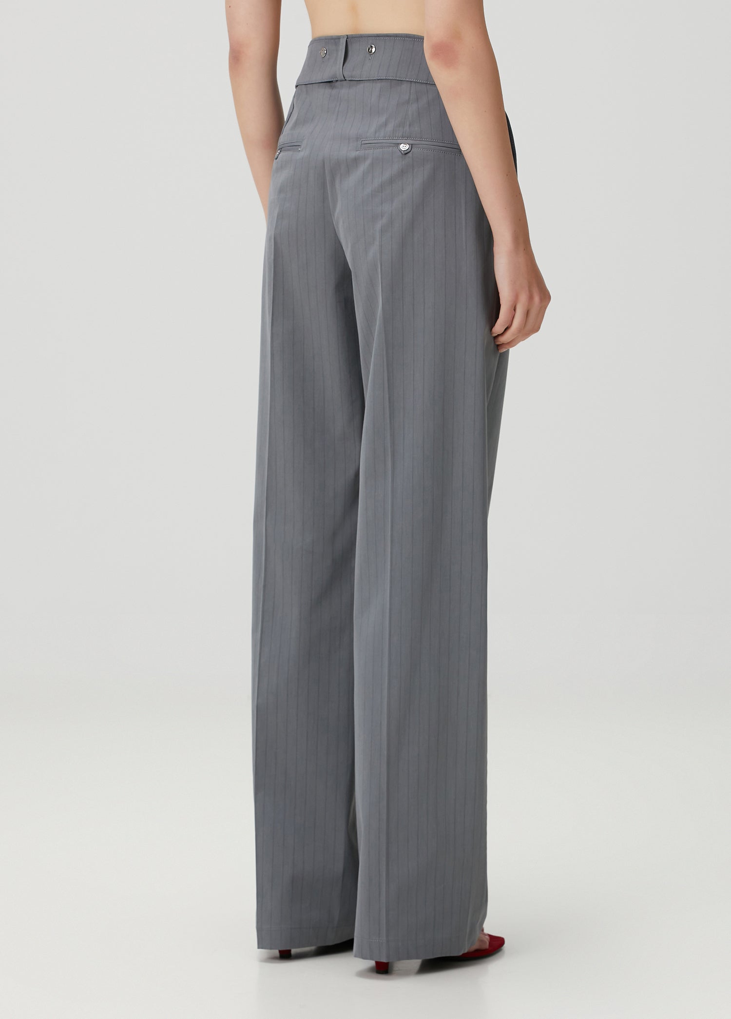WOVEN PANT WITH METAL BUTTON