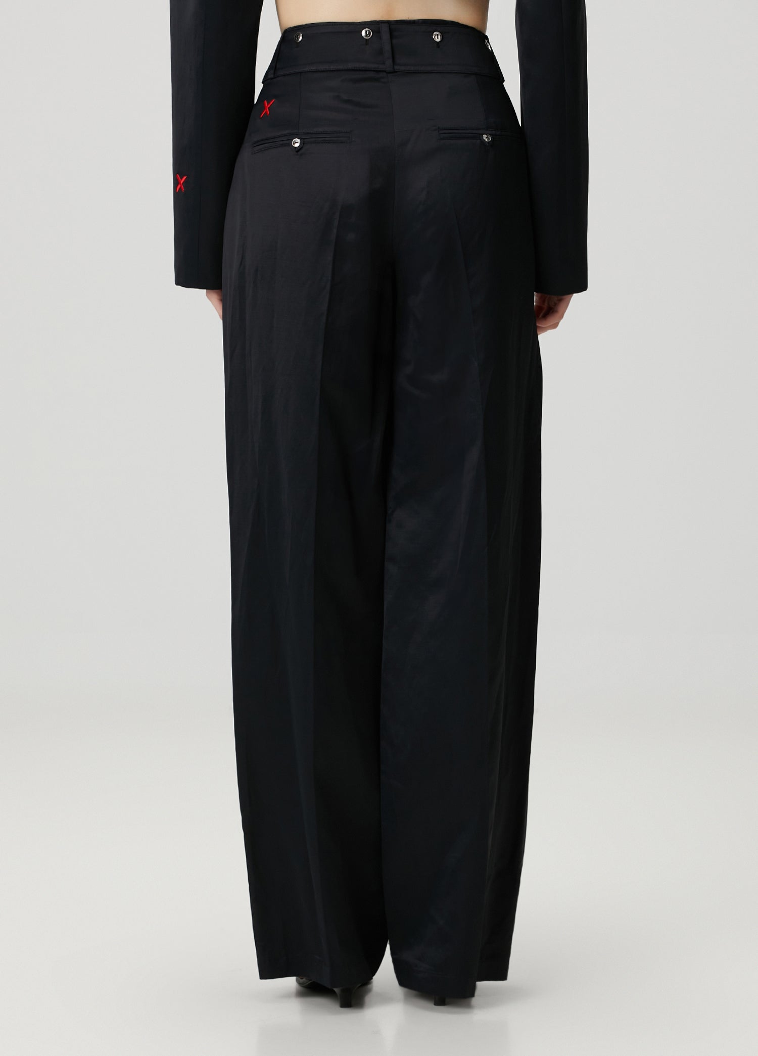 WOVEN PANT WITH METAL BUTTON - JET BLACK