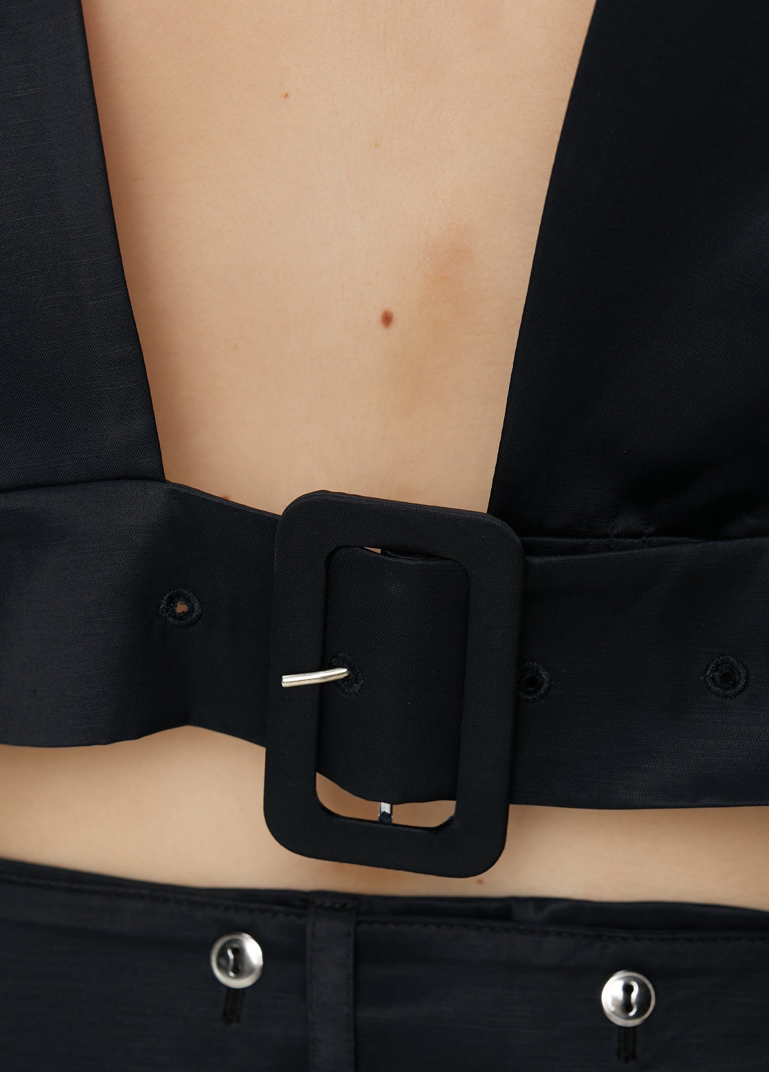 LINEN BLEND CROP SHINY WOVEN JACKET - JET BLACK