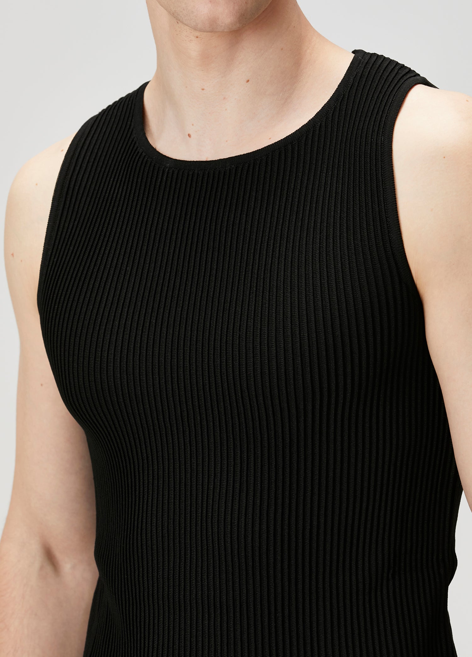 KNITTED TANK TOP - BLACK