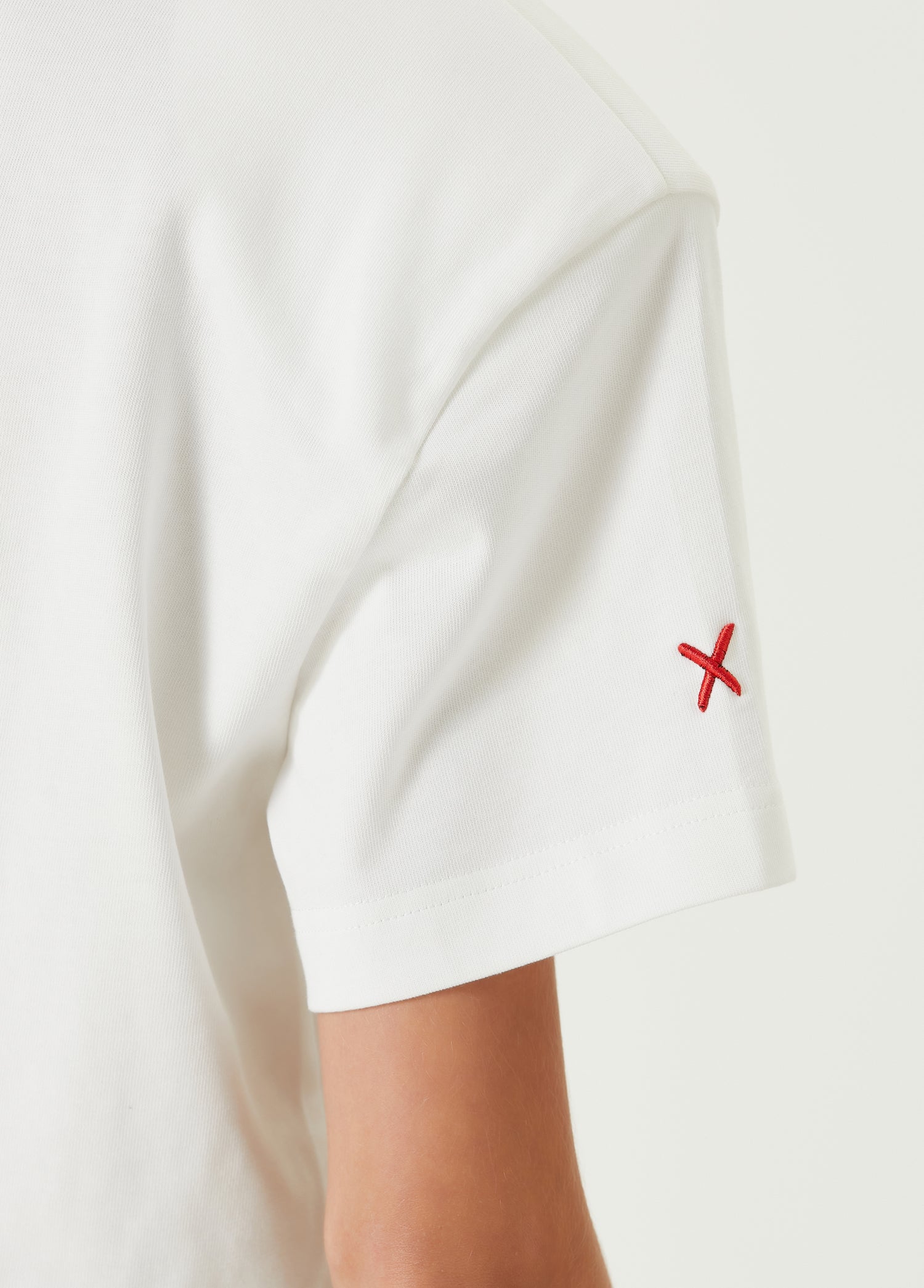 COTTON YOUR *ITCH SHOULDER PADDED T-SHIRT - WHITE