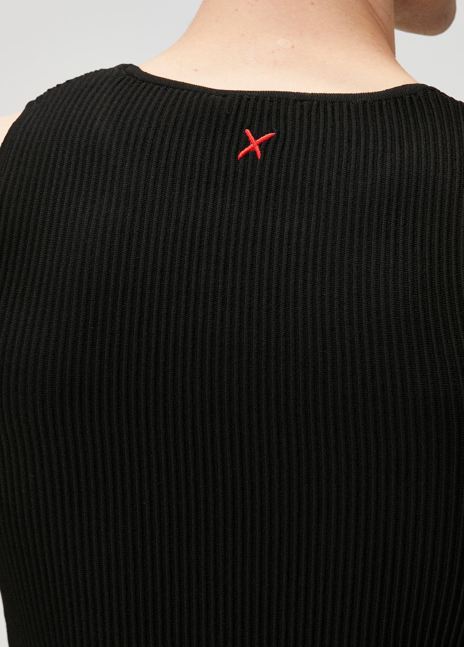 KNITTED TANK TOP - BLACK